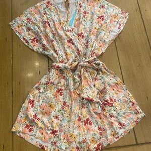 Shore Women’s Willow Shorts Romper Resort Pockets Floral Pockets New size M